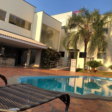 Hotel Baeza Goiatuba Esterno foto