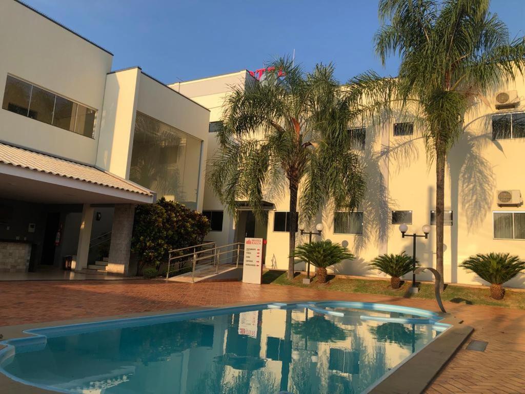 Hotel Baeza Goiatuba Esterno foto