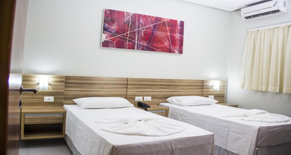 Hotel Baeza Goiatuba Esterno foto